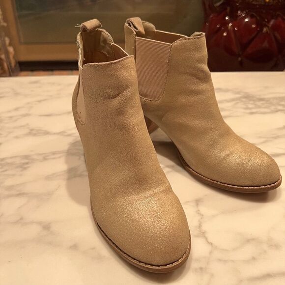 Cream bootie  - Picture 2 of 11